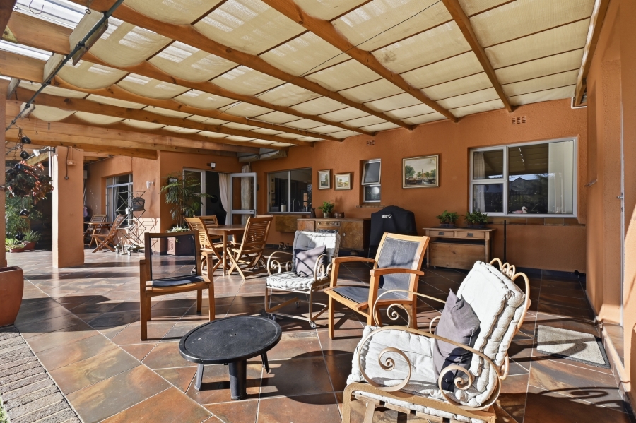 3 Bedroom Property for Sale in Wetton Western Cape